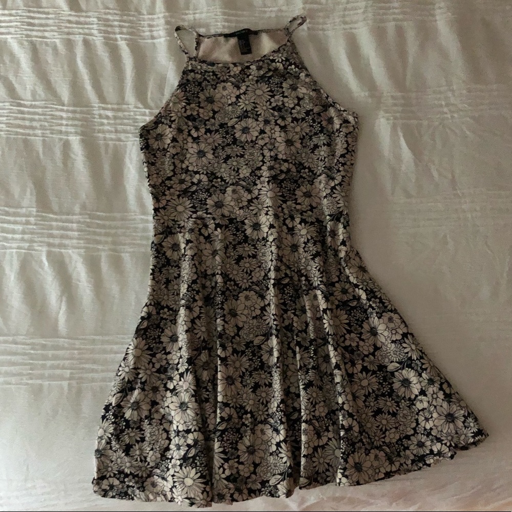 Forever 21 Beige/Black Floral Print Dress size S